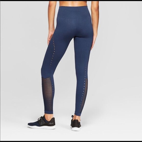 ✨ JoyLab Seamless Mid-Rise 7/8 Leggings✨ - Picture 2 of 5